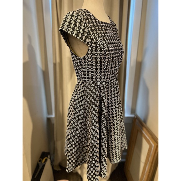Maeve Anthropology Women's Dress‎ Size 4 Navy And White - Picture 4 of 7